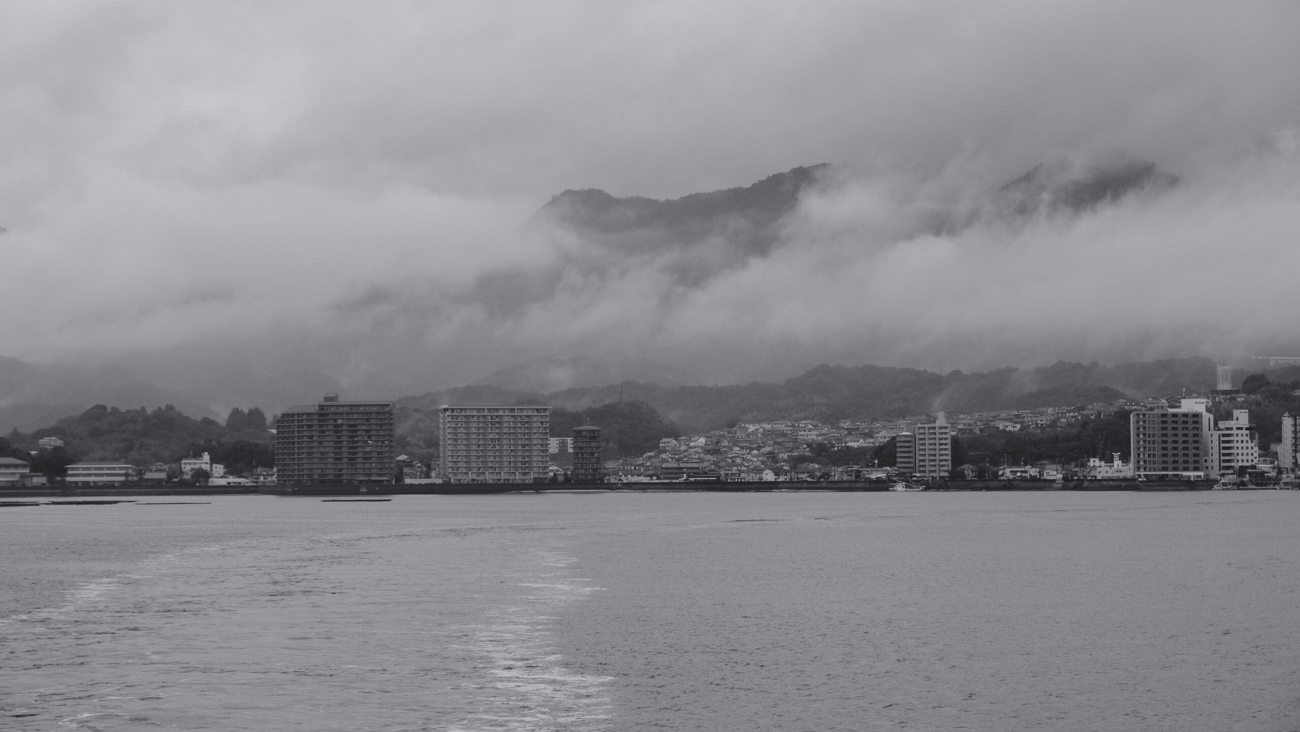 広島